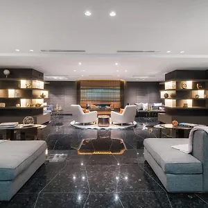Hotel Paradox