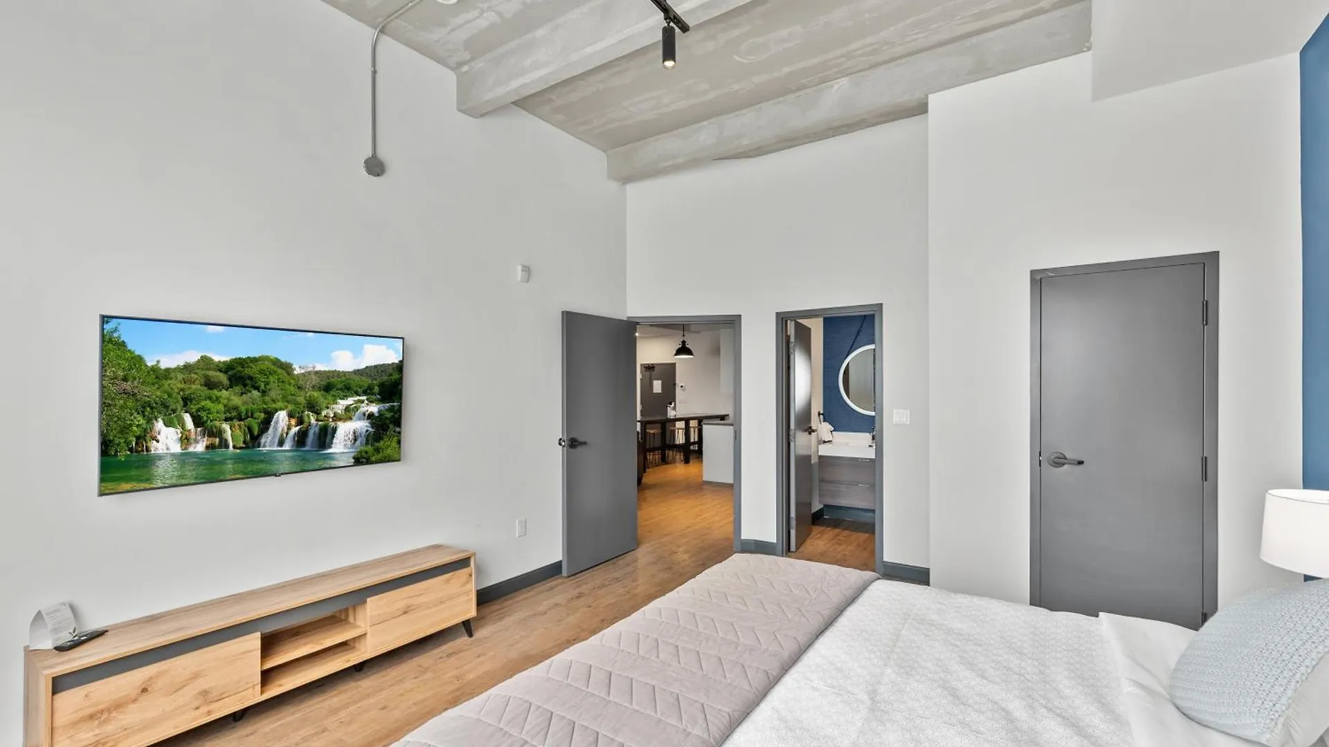 Cannery Lofts Niagara Hotel